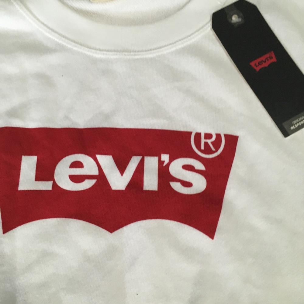 Womens Adorable Levi’s long sleeve lightweight sweatshirt. Size xL